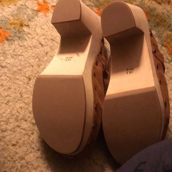Gap Brand Clogs - Picture 4 of 5